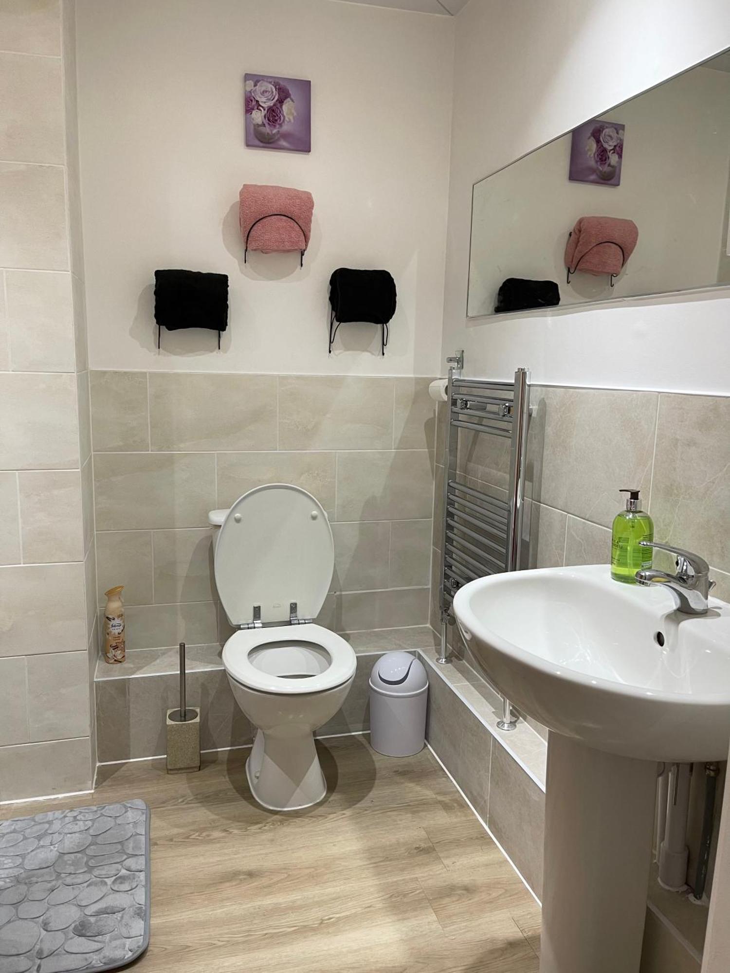 Stanton - Impeccable And Stylish 2 Bedroom Dagenham Esterno foto
